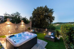 Villa Chianti, your Secret 4 Bedrooms Retreat with View over the Vineyards in Marcialla Marcialla